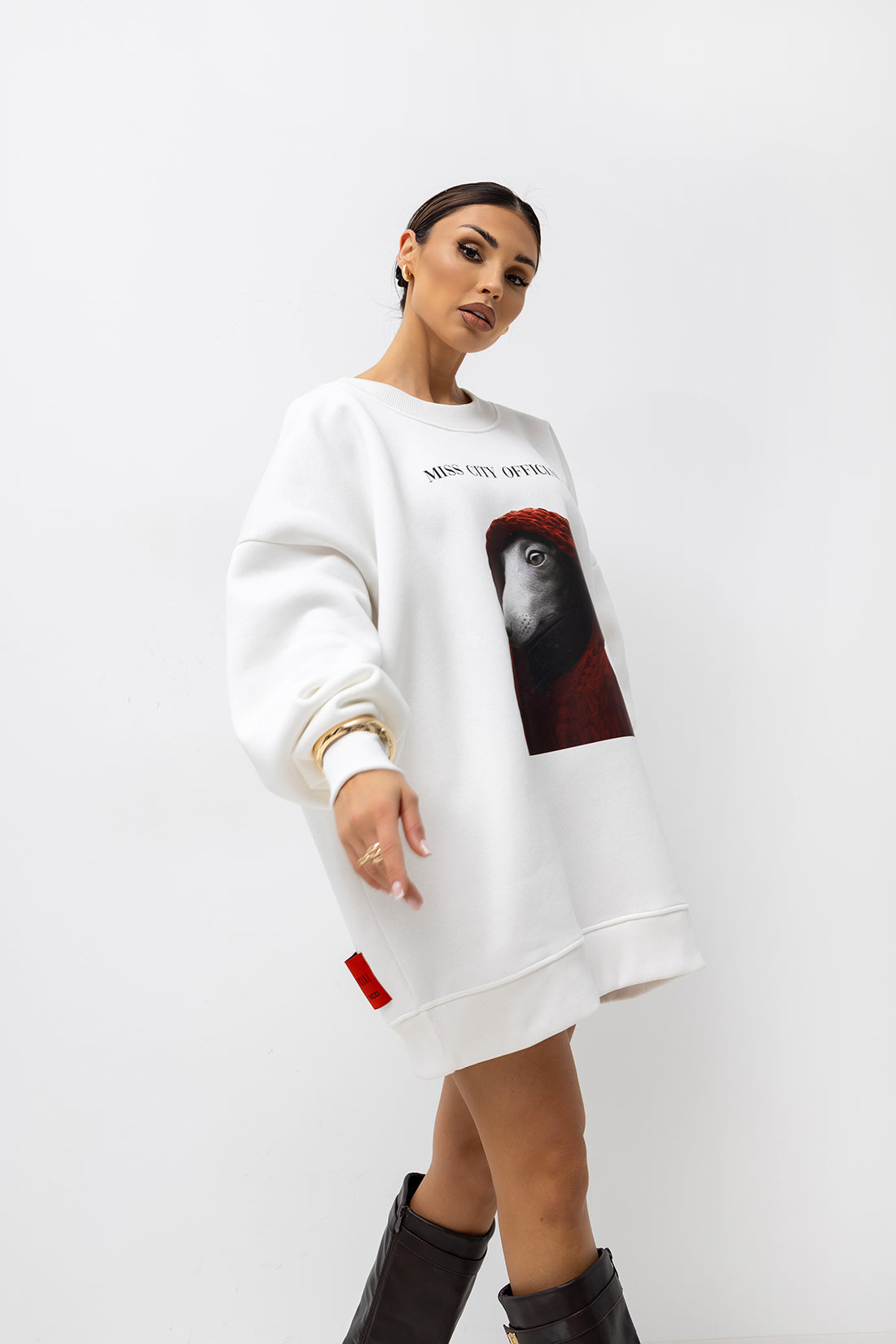 Miss Winter Dog Biele