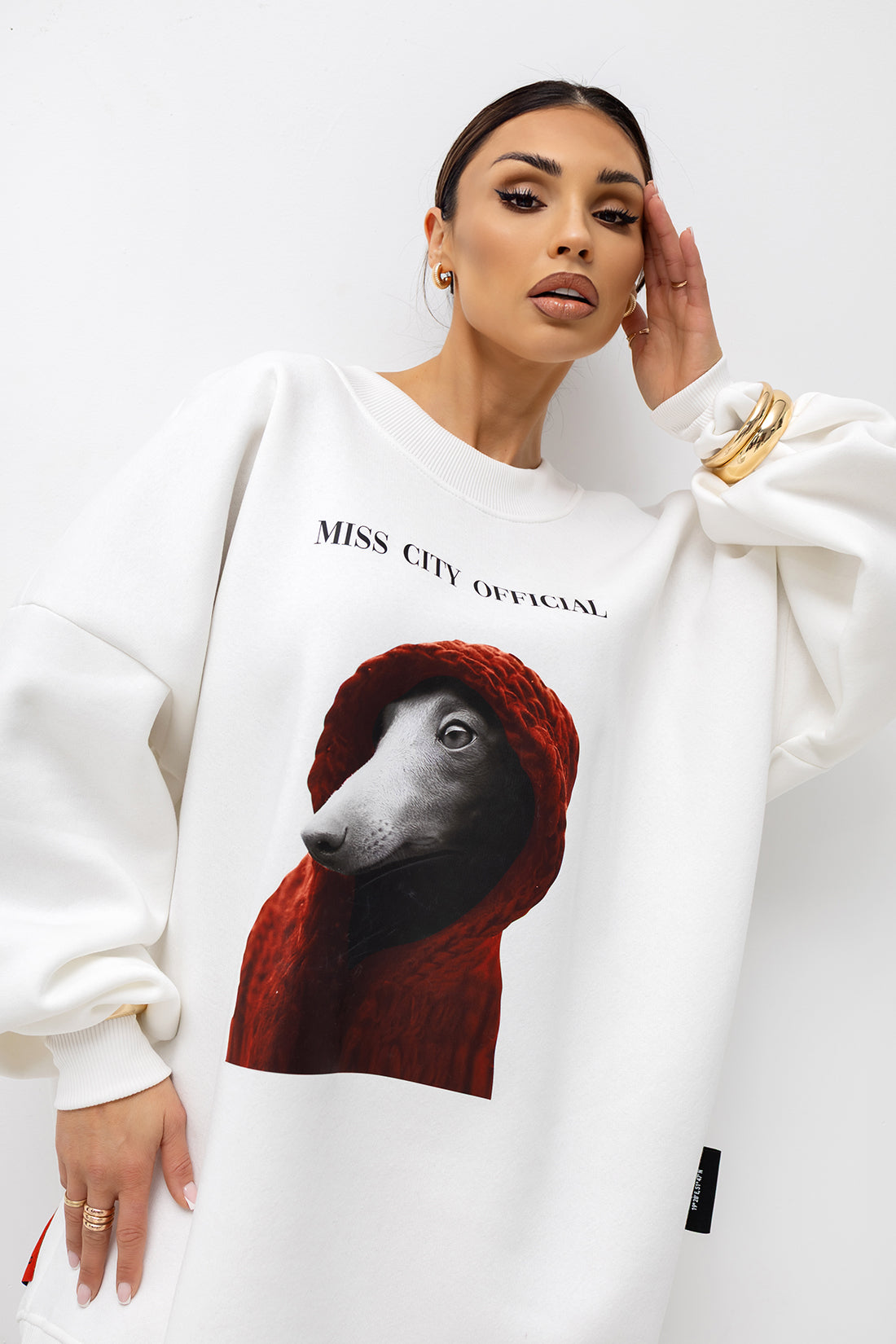 Miss Winter Dog Biele