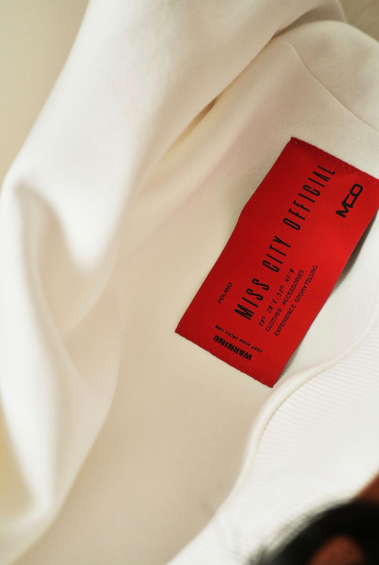 Miss Manifest Dog Mikina