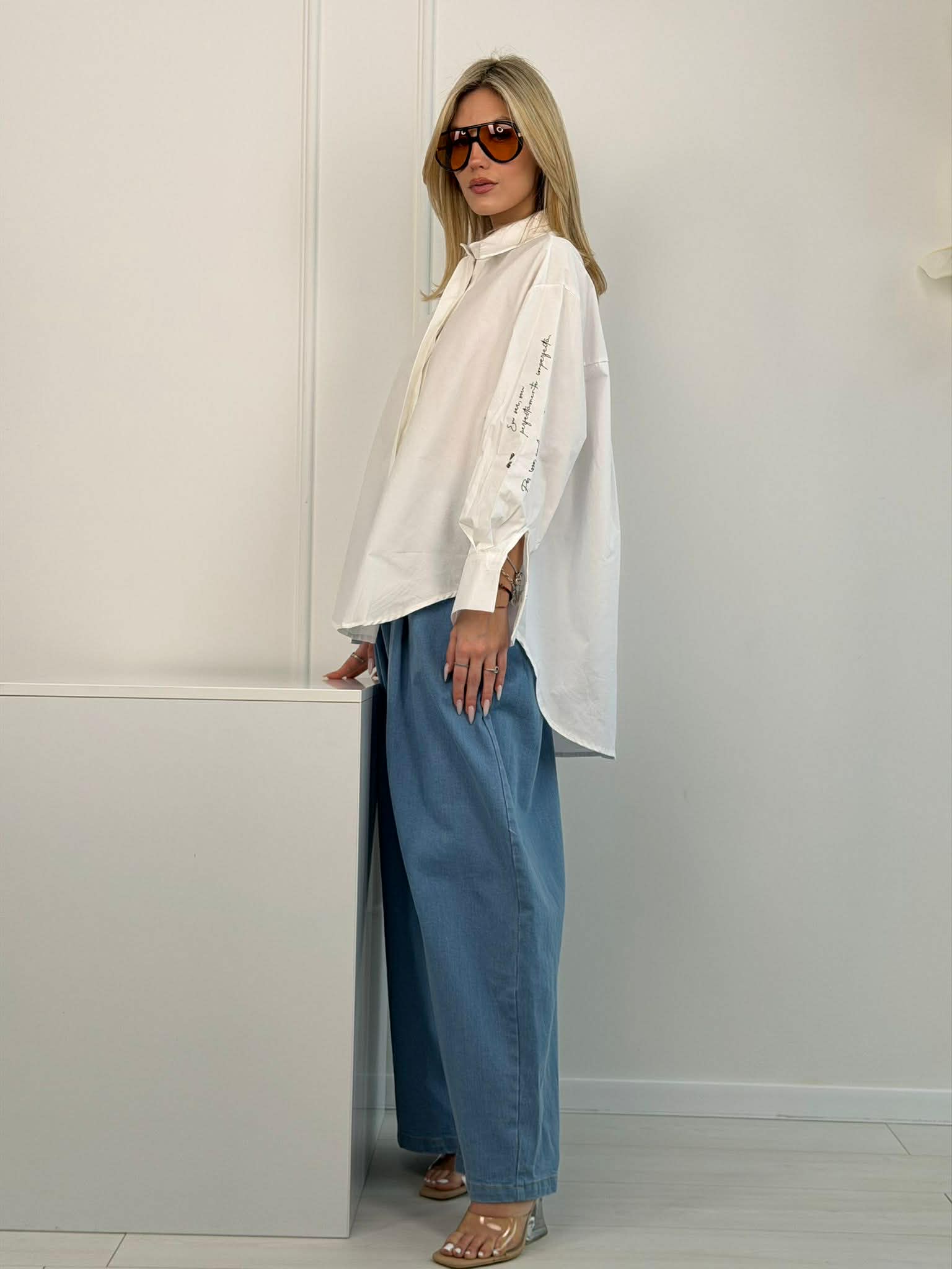 Košela Biela Volná S Nápismi Na Rukáve