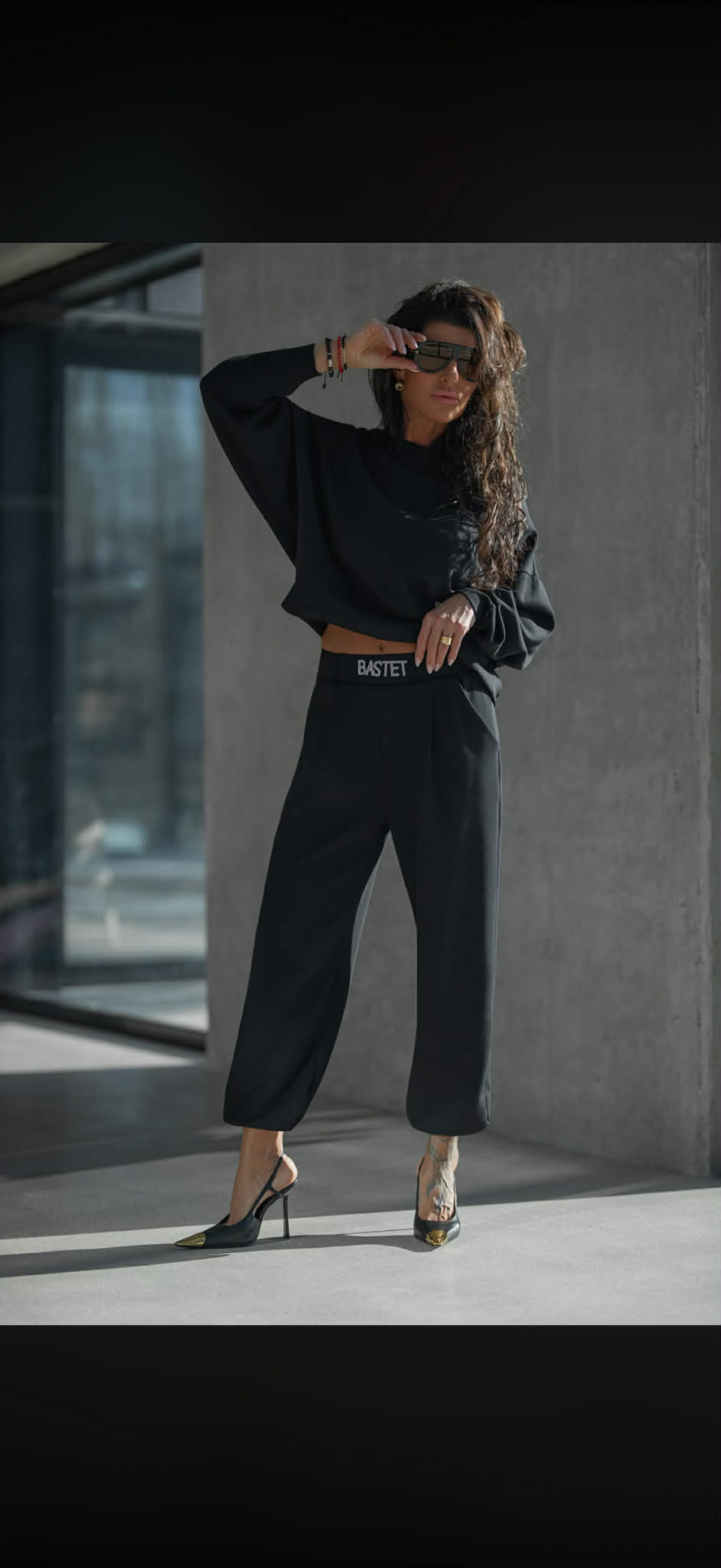 Bastet Mikina Black S Kamienkami